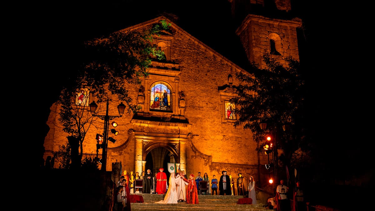 Barrio gótico de Valencia de Alcántara durante la Boda Regia